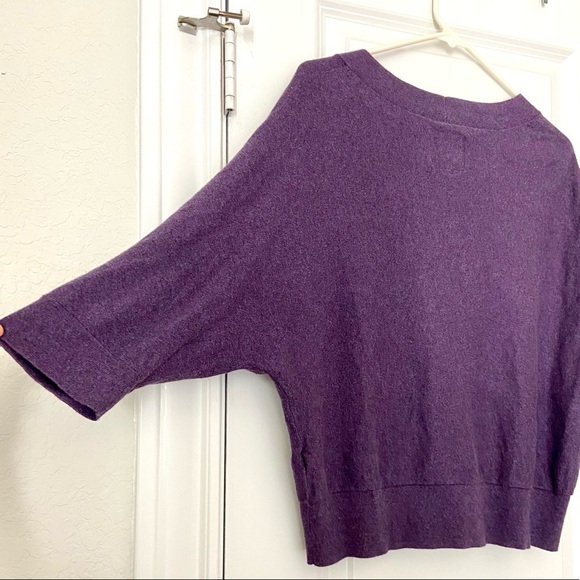 American Eagle - Three quarter Dolman Sleeve V neck button down Cardigan - Picture 4 of 8